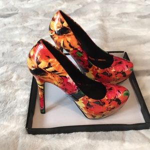 Steve Madden floral pumps